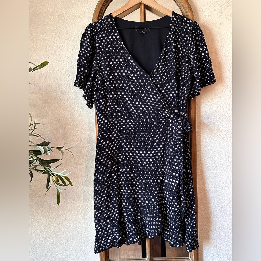 Sanctuary Navy Floral Wrap Mini Dress Size 8 | Classic Brunch Everyday Dress